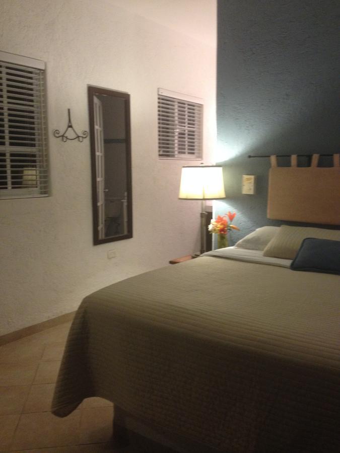 Villa Escondida Guest House Cozumel Downtown Екстер'єр фото